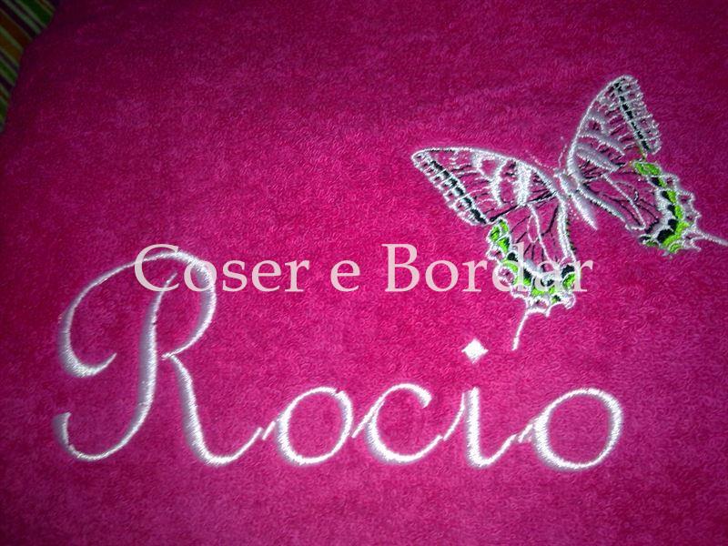 Conjunto de nombre bordado con mariposa tamaño 18 cm - Imagen 1
